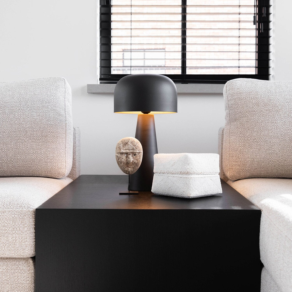 Lampe de table moderne en métal noir pour chambre et salon