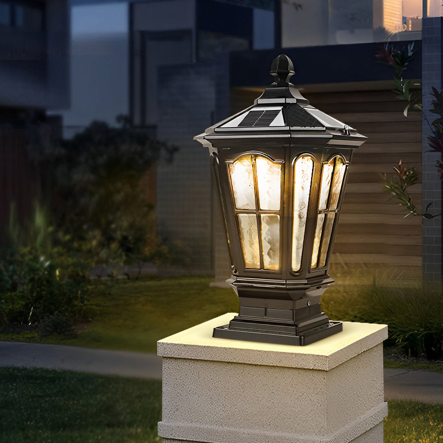 Solar Outdoor Post Light with Classic Lantern Design