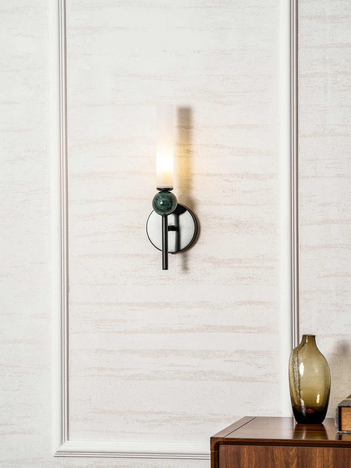 Applique murale moderne en marbre avec cadre en laiton massif