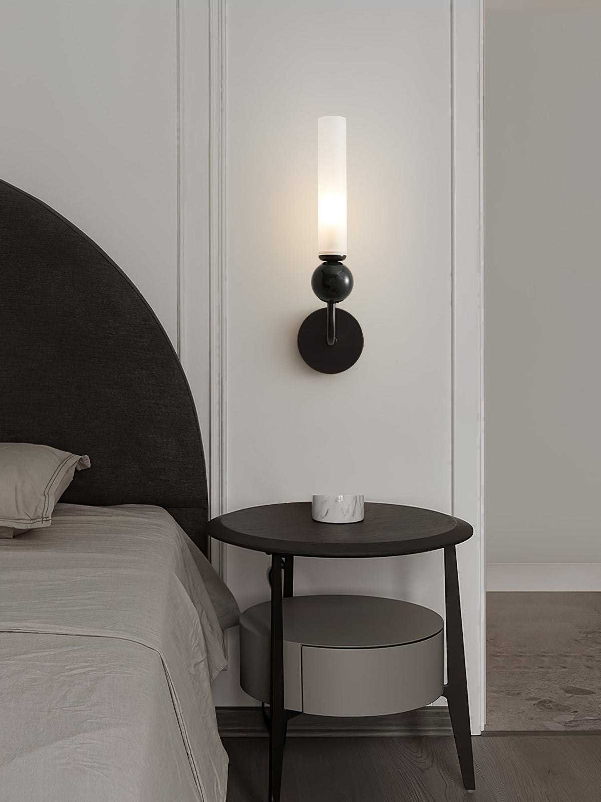 Applique murale moderne en marbre avec cadre en laiton massif