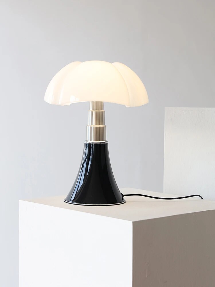 Modern Flower Design Table Lamp Soft Warm Light