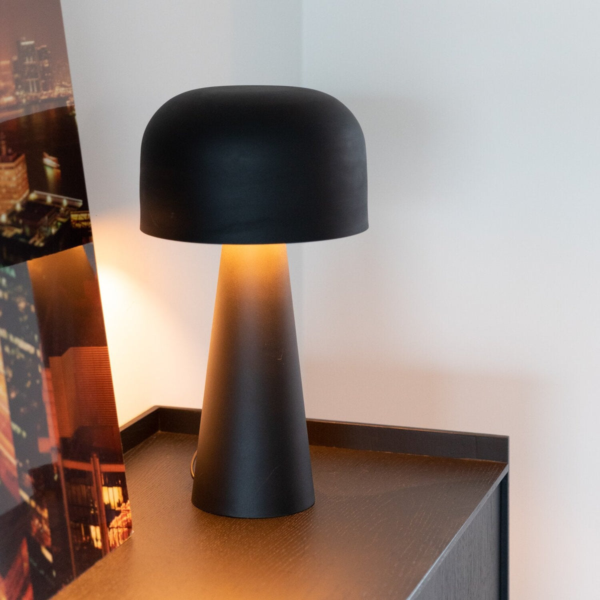 Lampe de table moderne en métal noir pour chambre et salon